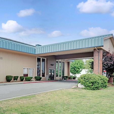 Ramada By Wyndham Spokane Valley Exteriör bild
